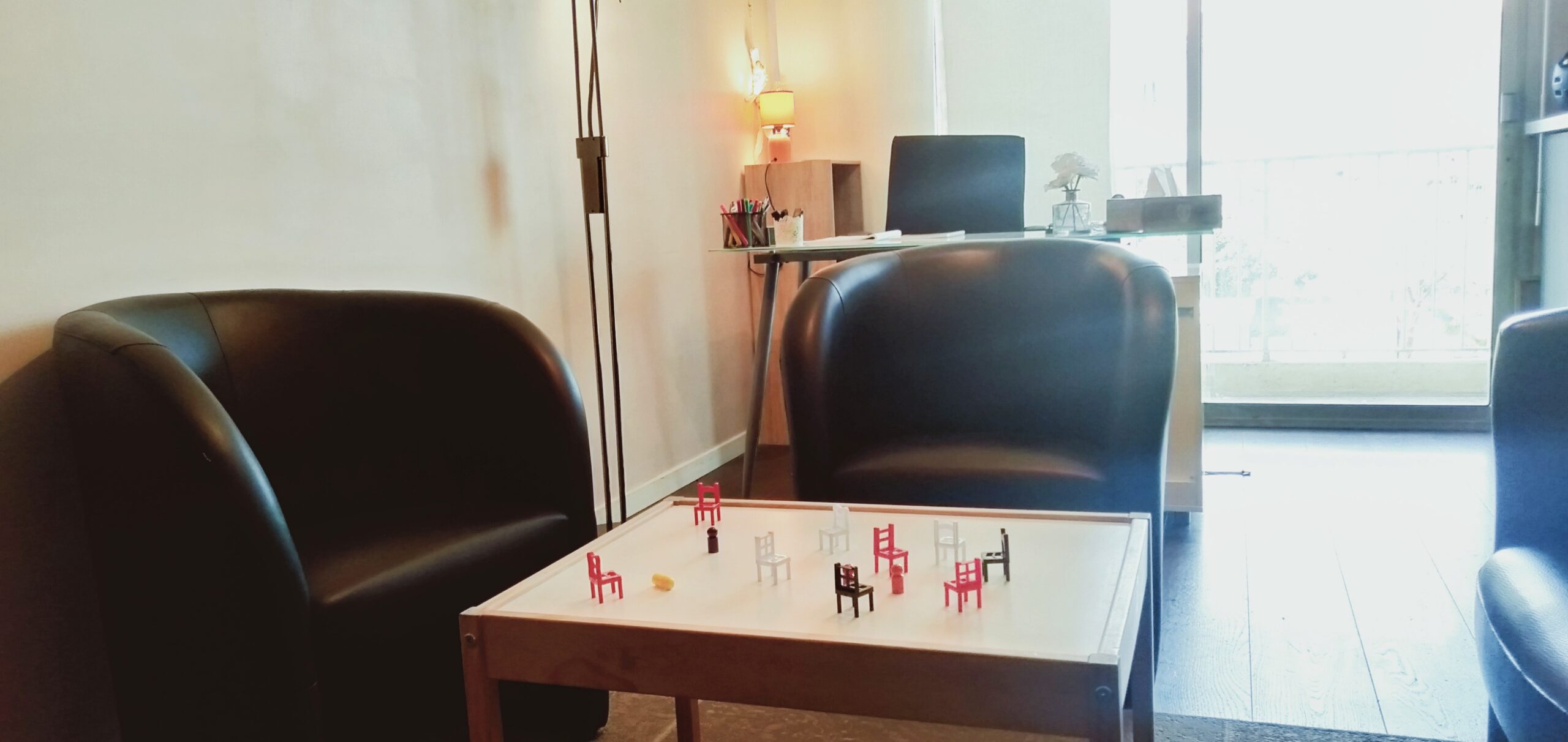 Salle de consultation bienveillante – Thérapie à Nice